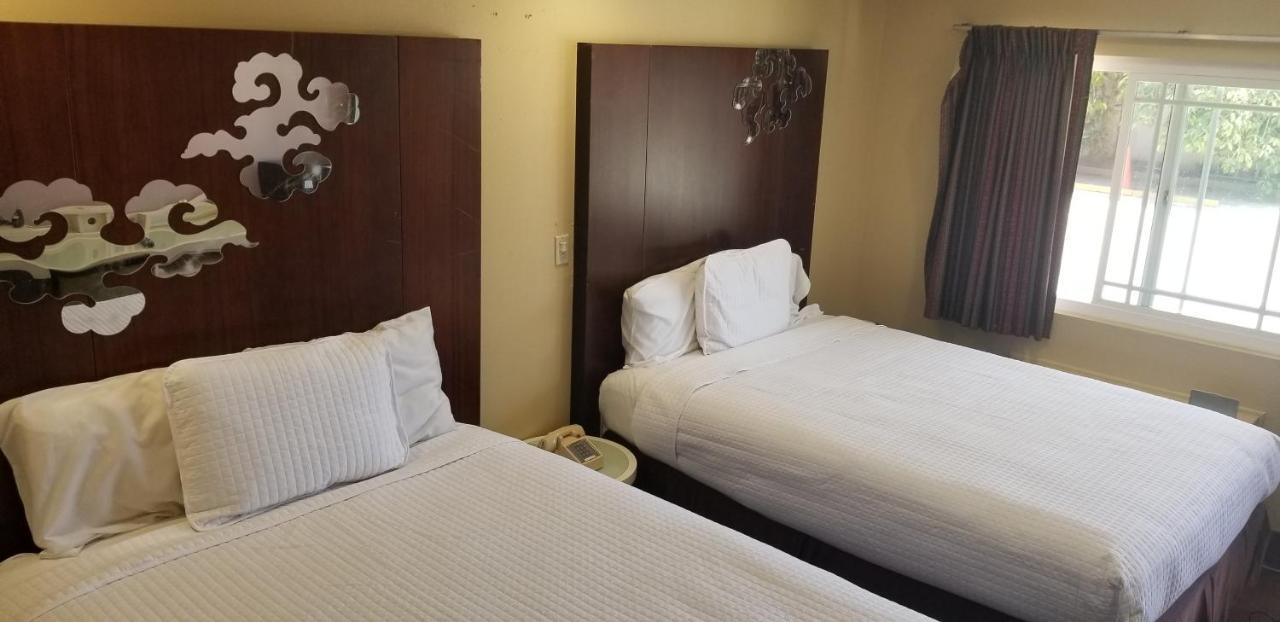 Century Motel Buena Park Room photo